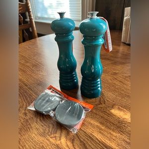 Le Creuset Salt & Pepper Mills & Caps